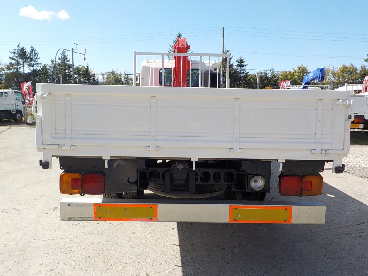 Hino Ranger   4t 4-stage Crane Long Hook-in (White)